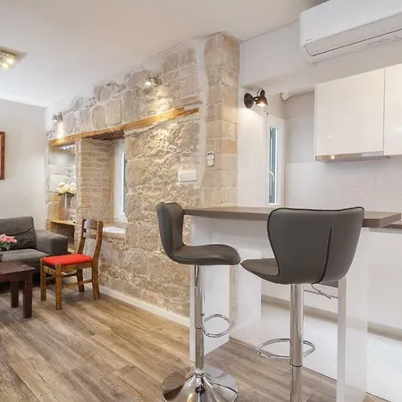 Apartmán Stone Varos