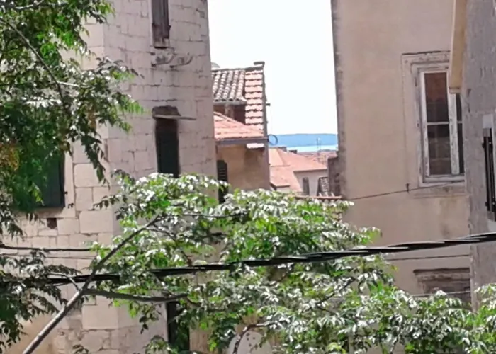 Apartment Stone Varos *