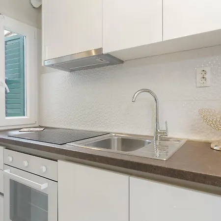 Stone Varos Apartamento *